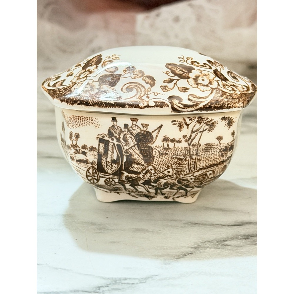 Johnson Brothers Coaching Scenes Brown Multicolor Trinket (A3214)